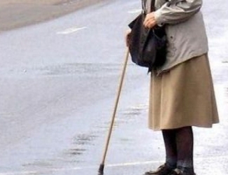 В Казани женщина на Kia сбила стоявшую у обочины пенсионерку