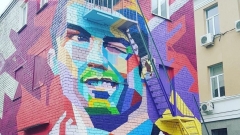 Новости Спорт - В Казани появилось трехэтажное граффити с изображением Роналду