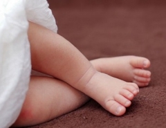 Новости  - В Челнах младенца оставили возле мусорки: заведено уголовное дело