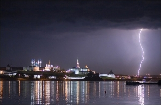 Ураган в Татарстане: 18 тыс. жителей без света, разрушения, двое погибших