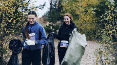 У Изумрудного озера активисты собрали 150 кг мусора