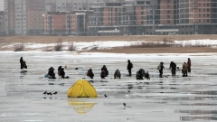 Казанских рыбаков штрафуют за выход на еще тонкий лед