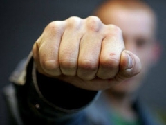 Новости  - В Казани разыскивают мужчину, избившего пенсионера из-за парковки