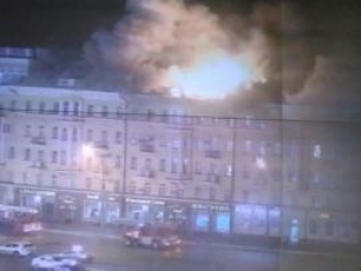 Сегодня ночью в центре Казани из жилого дома эвакуировали 195 человек