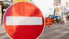 Новости Транспорт - На улице Тэцевская в Казани частично закрыли движение