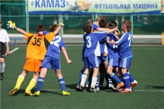 КАМАЗ выделит 30 млн рублей в поддержку юных футболистов