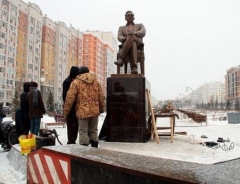 Новости  - В сквере «Стамбул» в Казани установили памятник Садри Максуди