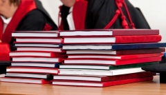 Новости  - В России сократилось число кандидатских и докторских диссертаций вдвое