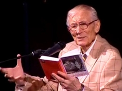 Новости  - На «Литературном дворике» возле КФУ выступит живой классик Евгений Евтушенко