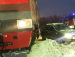 Новости  - В Татарстане легковушка столкнулась с электропоездом