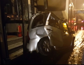 В Нижнекамске два автобуса зажали «Ладу Калину», расплющив ее «всмятку»