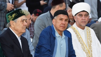 V республиканский ифтар в Казани собрал порядка 10 тыс. человек