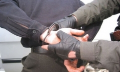 Новости  - Полицейские ОП "Дальний" пытали задержанных бутылками