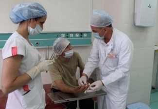 Казанские микрохирурги провели уникальную операцию по восстановлению пальца