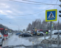Новости Происшествия - В Казани иномарка попала в дорожную ловушку