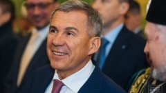 С 25-летием со дня принятия Конституции Татарстана поздравил республику Рустам Минниханов