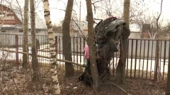 Новости Происшествия - В Казани в результате аварии автомобиль застрял в деревьях