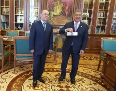 Новости  - Рустам Минниханов получил удостоверение президента РТ