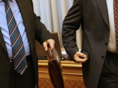 Новости  - Главам местных администраций разрешат работать по контракту и после 70 лет