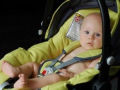 Новости  - Молодые казанские родители получат автомобильные люльки от ГИБДД