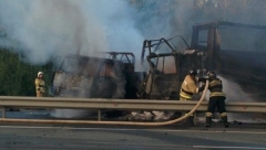 На трассе М-7 столкнулись и загорелись фуры