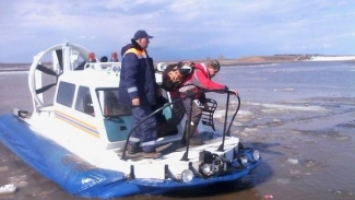 В РТ с острова на Каме спасли 23 рыбаков