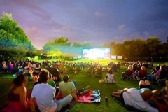 Новости  - В казанском сквере Аксенова стартует сезон уличных кинопоказов