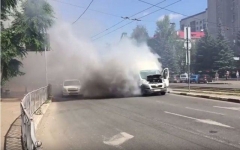 Новости  - В Советском районе Казани на ходу загорелся микроавтобус