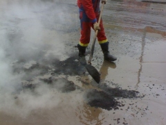 Новости  - В Казани асфальт укладывают поверх луж