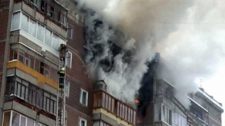 В Казани пожарные спасли 19 человек из горящей 10-этажки