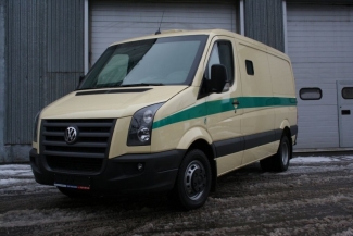 Нижнекамские инкассаторы закрылись от налетчиков в служебной машине